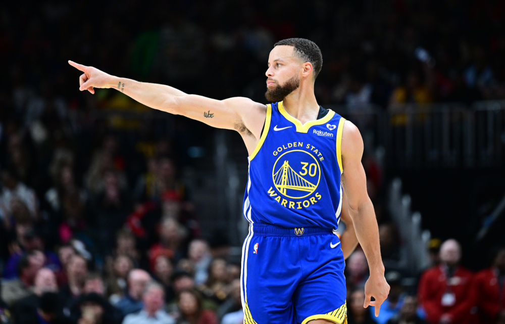 爱游戏登录入口库里在澳大利亚队比赛中比分优势明显,绝杀引发热议!(库里打比赛)