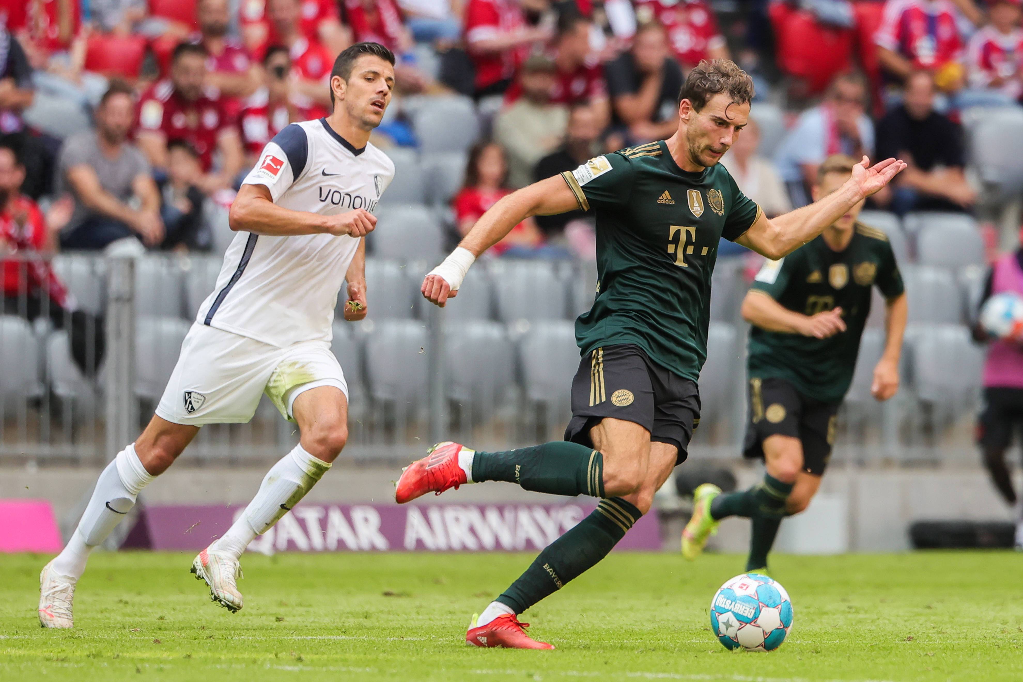 法兰克福发布备战花絮，转会期刷新队史纪录，欧联任务艰巨，训练强度明显提升的简单介绍